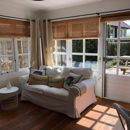 Сasa de vacaciones Cozy Near For 3